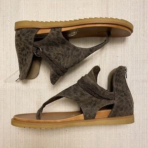 Blowfish Dressy Casual Thong Sandals